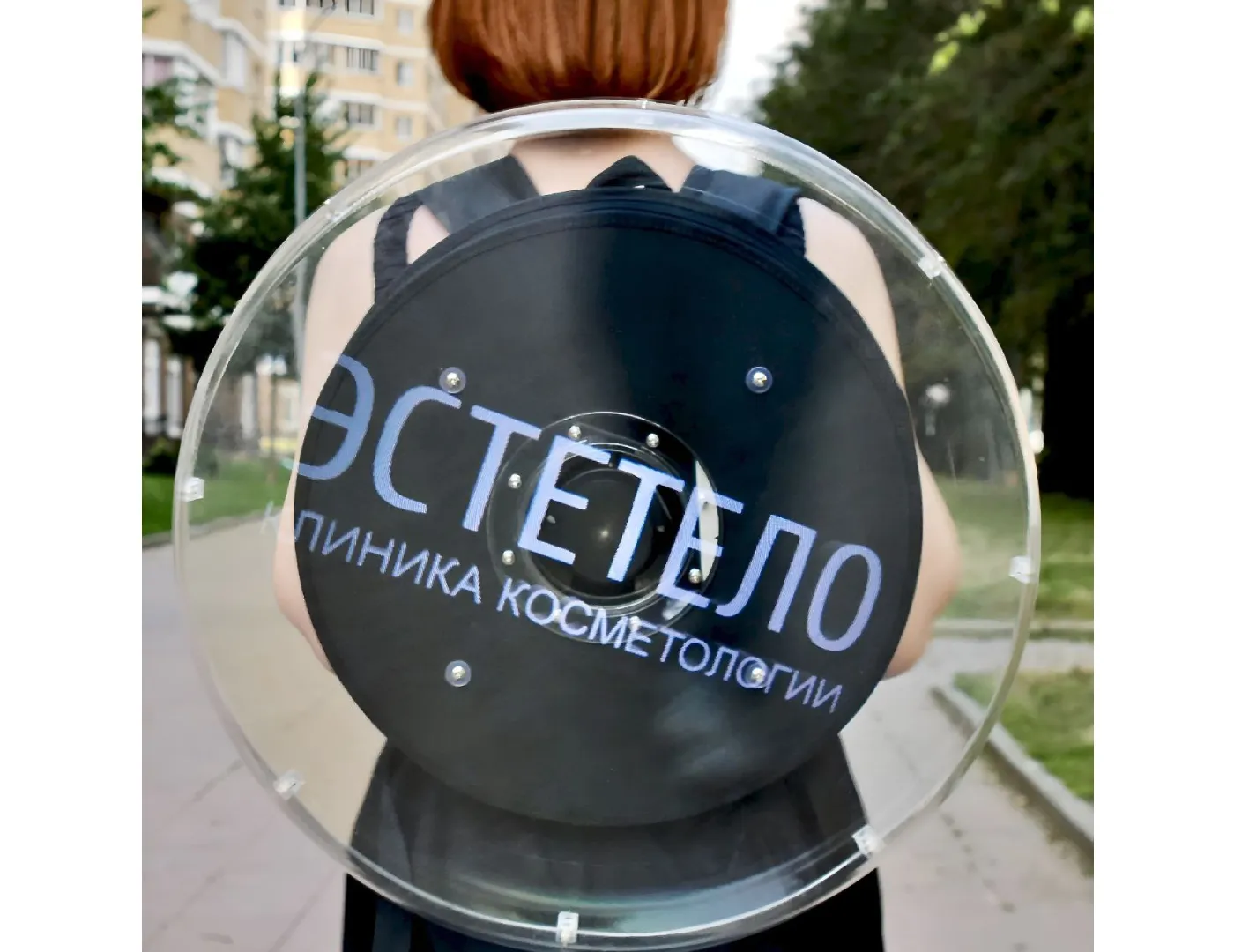 Фото рюкзака с голографическим дисплеем 